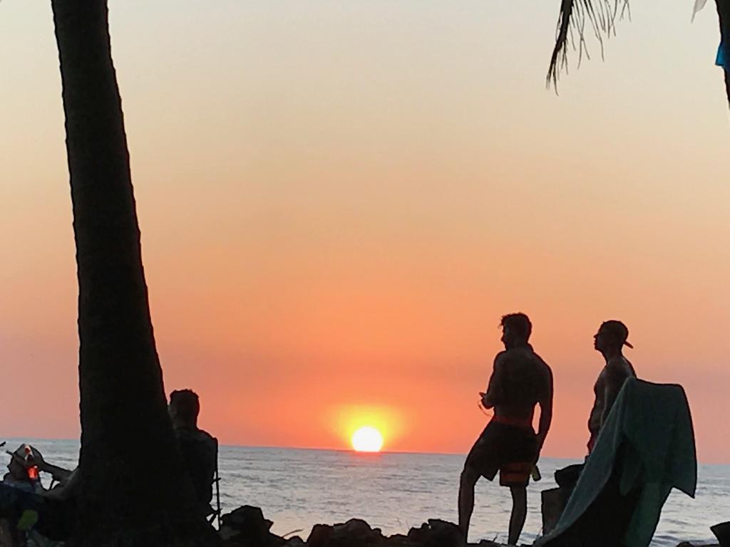 Hotel Beachfront Vista Hermosa Jaco Bagian luar foto
